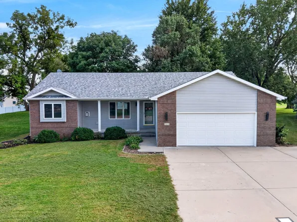 511 Eagle Ln, Underwood, IA 51576