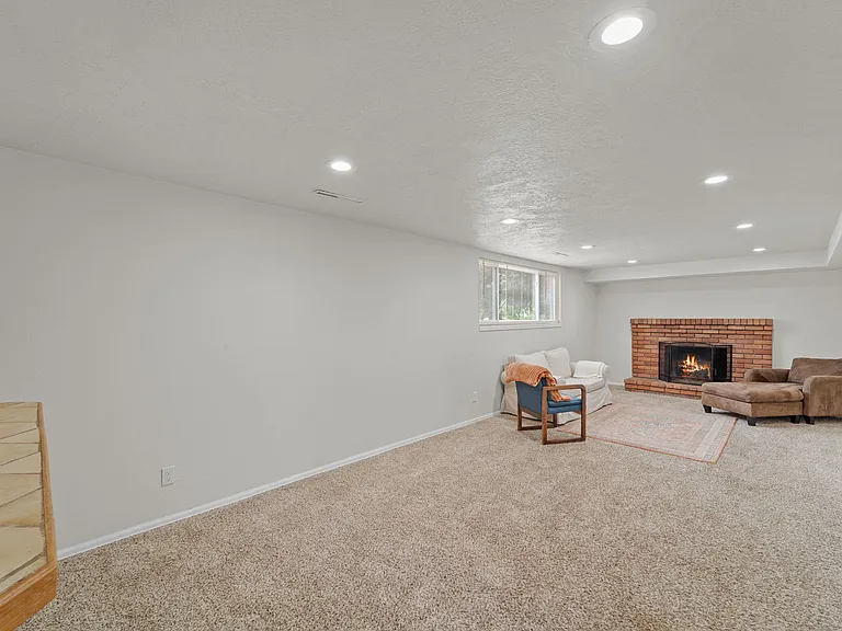 2352 N Circle Dr #B — Photo 7