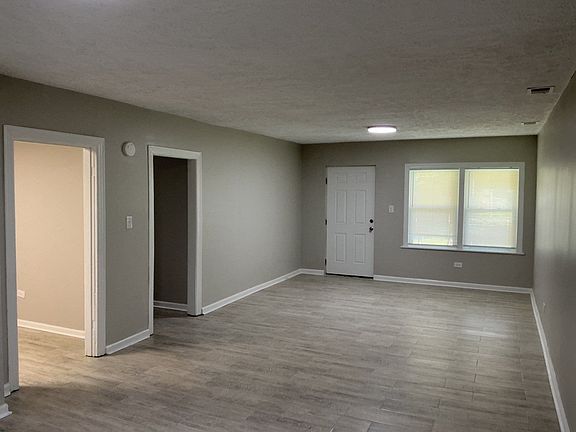 4th image of 38 Green Acres Dr #R