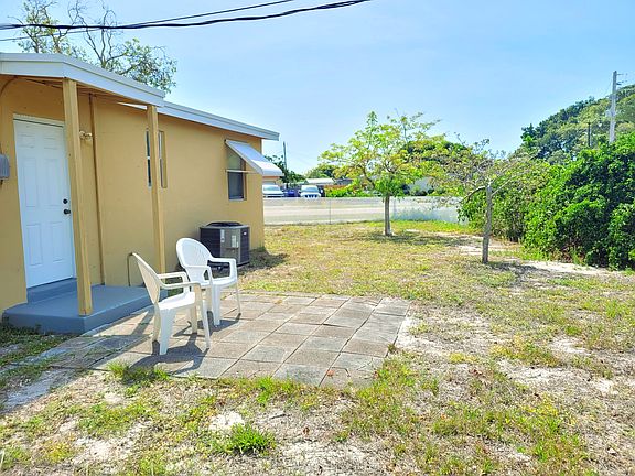 2nd image of 1492 NE 51st Ct