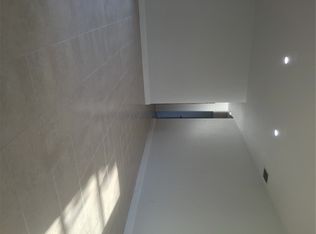 1271 W 61st Pl, Hialeah, FL 33012