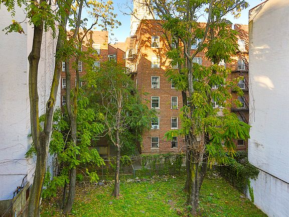 3rd image of 162 E 2nd St APT 3C