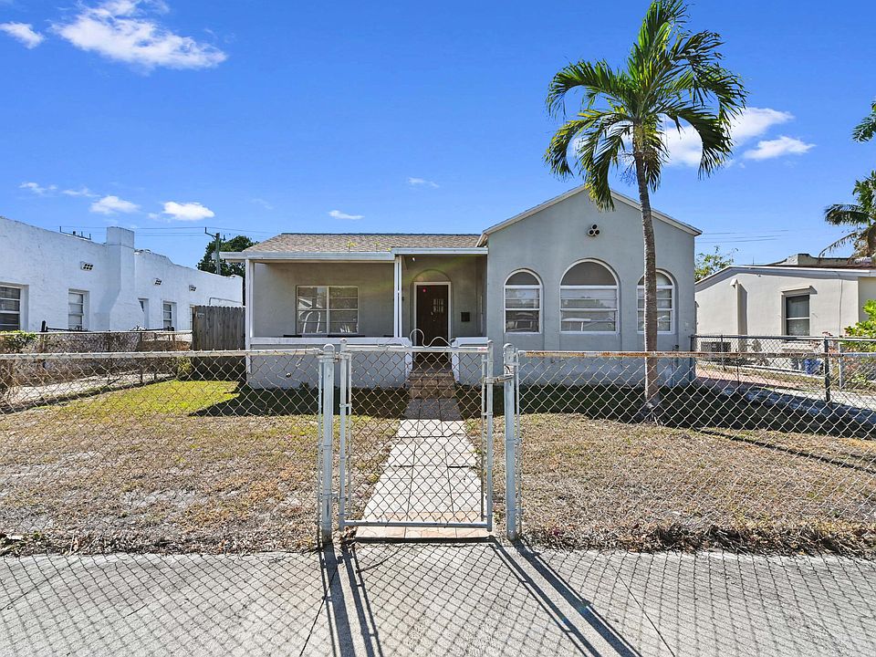1st image of 444 Monroe Drive