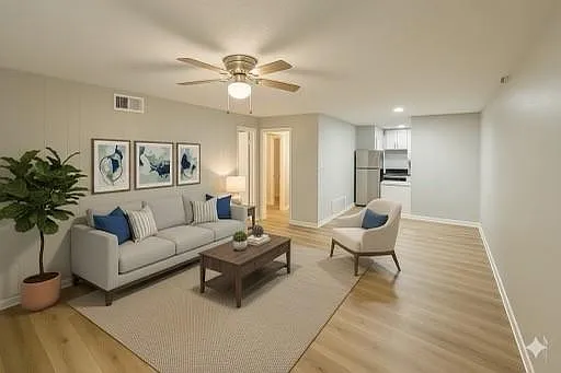2 bed, 1.0 bath, 732 sqft, $1,250 — Photo 1
