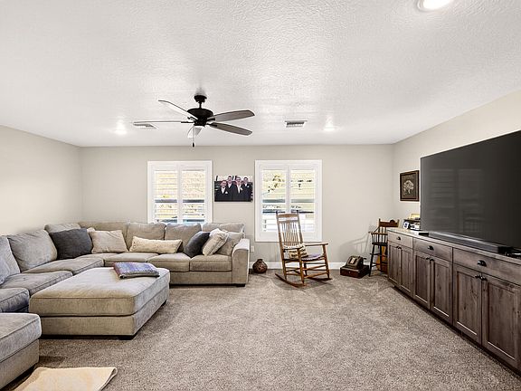 5th image of 2303 S Canyon Cir