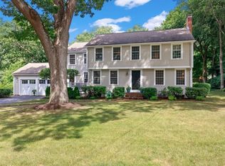5 Autumn Cir, Hingham, MA 02043