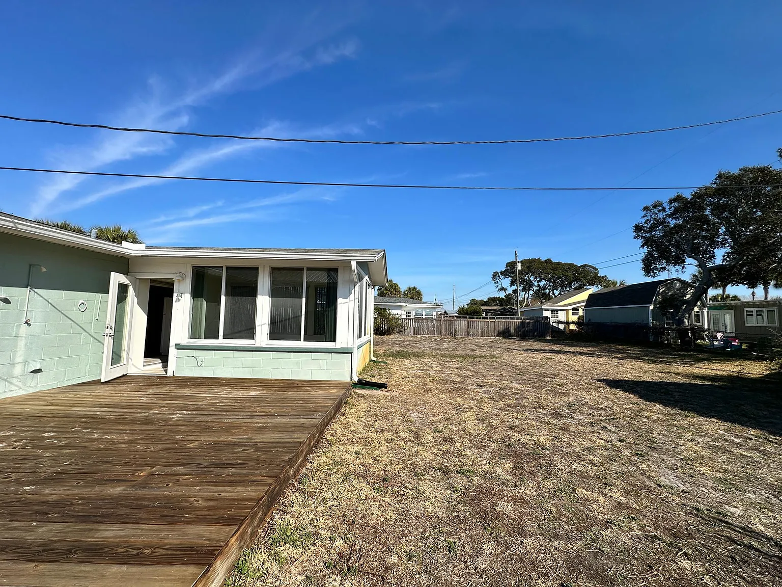 241 Belaire Dr — Photo 4