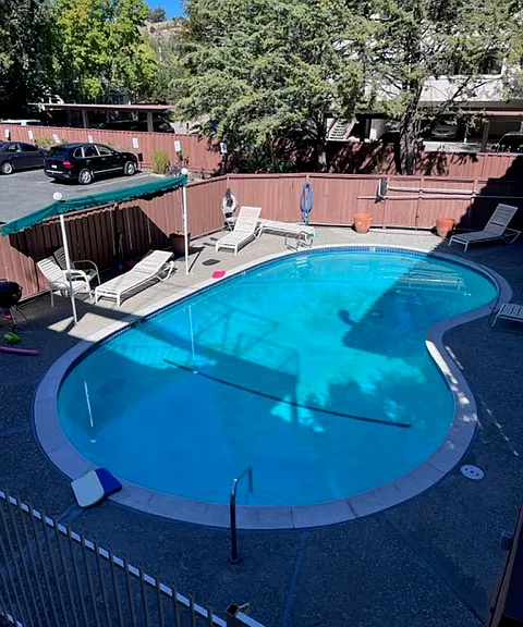 Spanish Castle Apartments — Photo 4