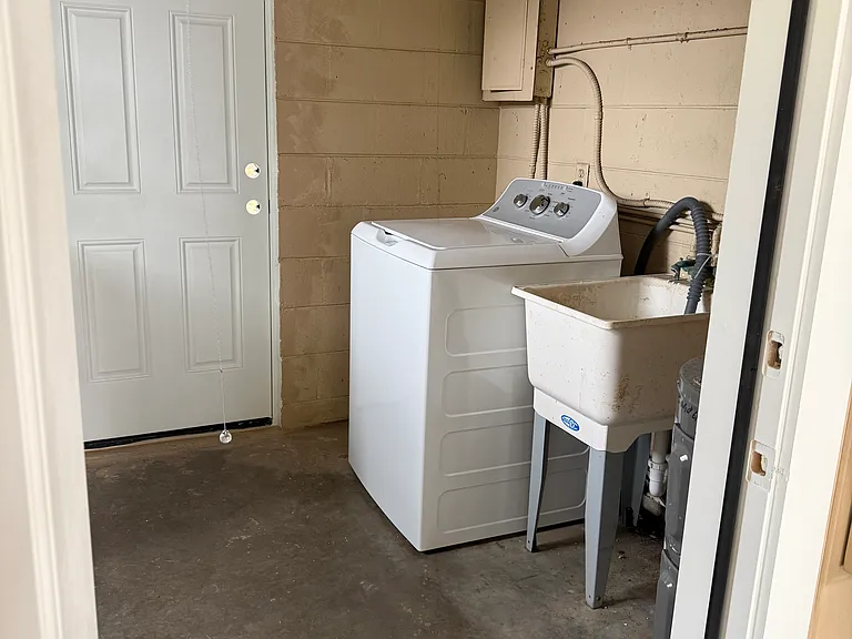 2164 Bougainvillea St — Photo 34