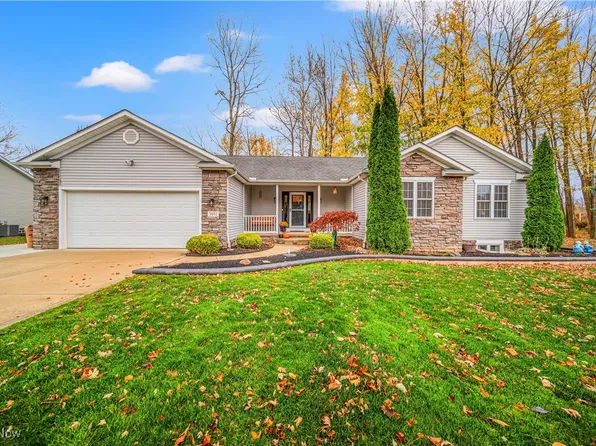 5692 Primavera Dr, Mentor, OH 44060
