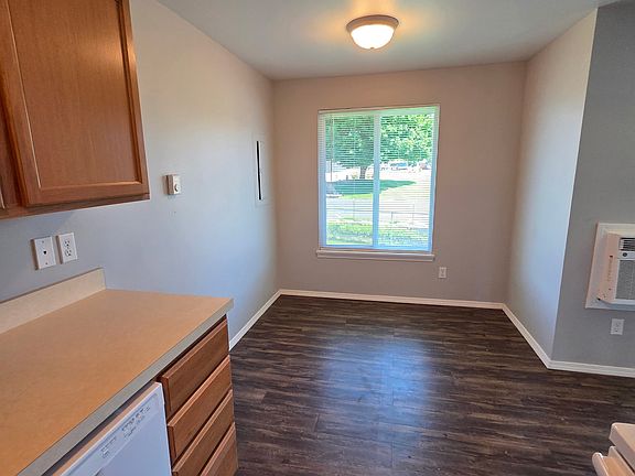 4th image of 2705 W Lincoln Ave APT 110