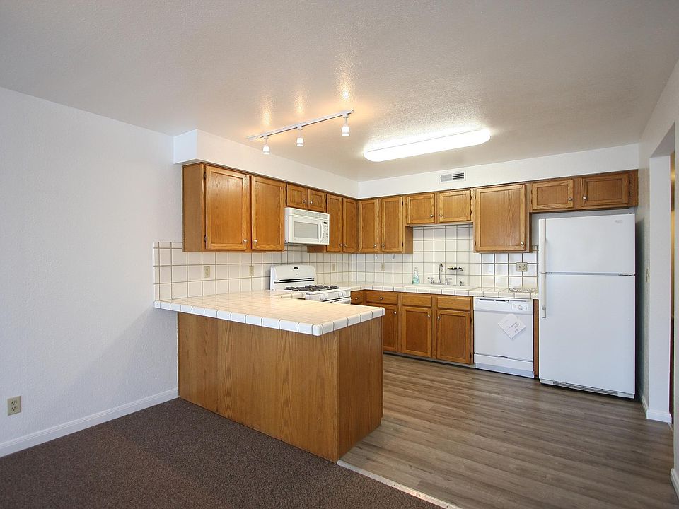 1st image of 590 25th Ave #2