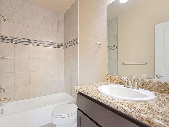 4th image of 2124 Tienda Dr