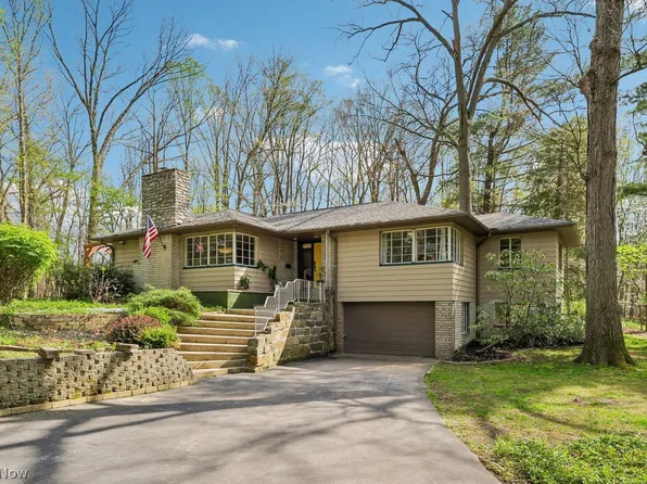 405 Nob Hill Dr, Akron, OH 44303