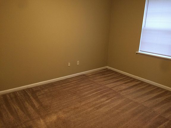 4th image of 1201 Arlington Dr #15