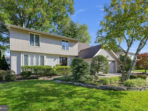 415 Downs Dr, Cherry Hill, NJ 08003