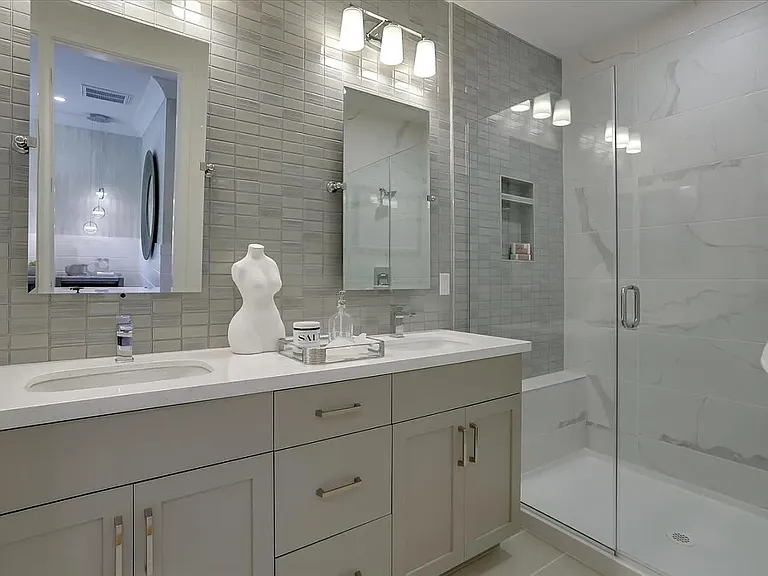 1008 San Pierre Way — Photo 8