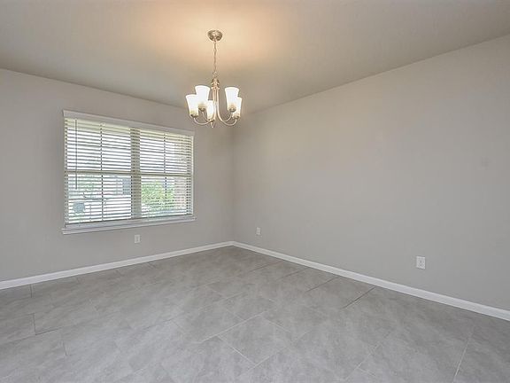 5th image of 18327 Pin Oak Lake Dr