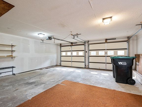 4th image of 103 Holly Hill Dr