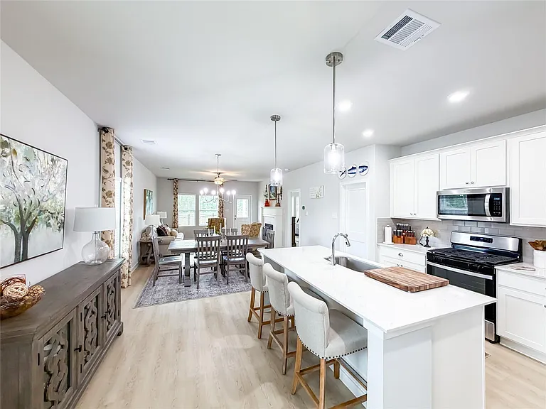 130 Alset Dr — Photo 3