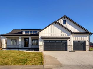 5301 175th St, Urbandale, IA 50323