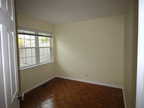 4th image of 147 W Hamilton Dr