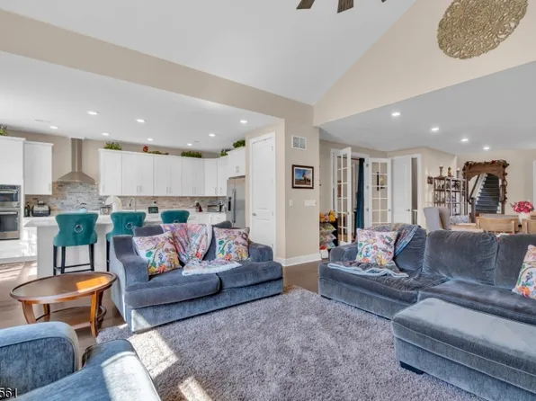 5 Huckleberry Lane, Morris Twp., NJ 07960