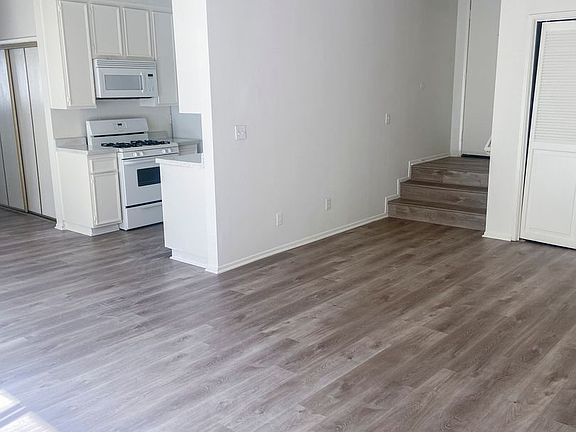 3rd image of 10644 Eastborne Ave APT 205B