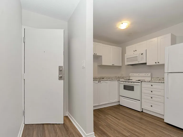 12 Colborne St E #206 — Photo 5