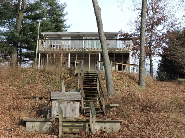 14724 Hideaway Rd, Vandalia, MI 49095