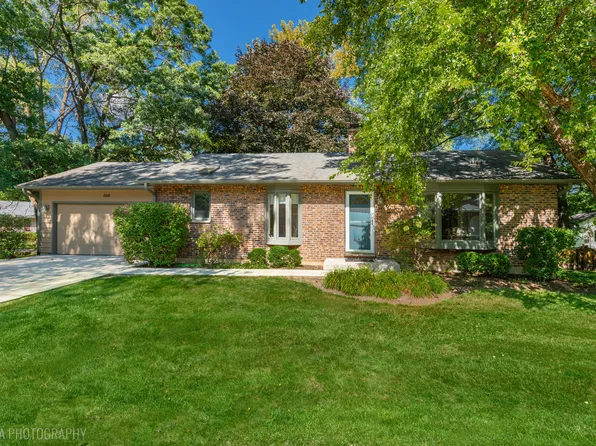 668 S Circle Ave, Pt Barrington, IL 60010