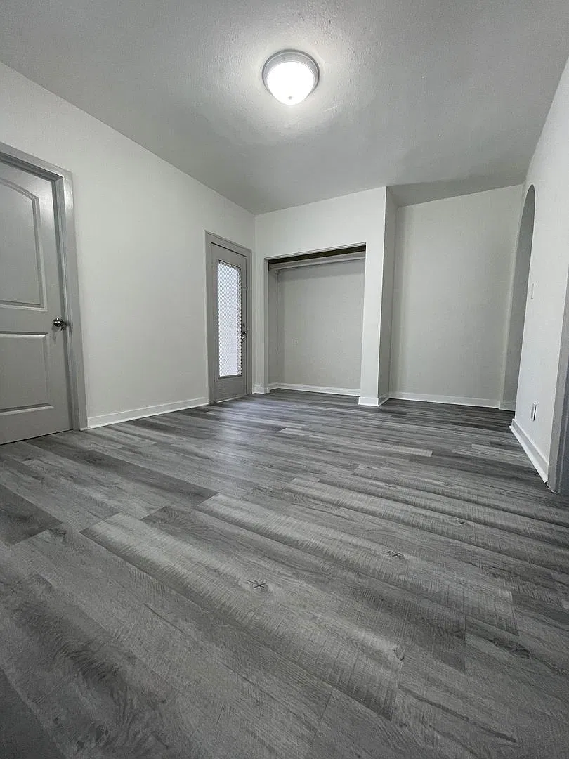 1011 Apartments — Photo 2