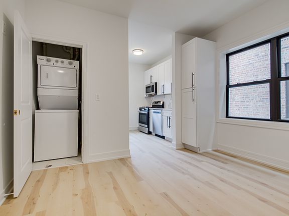 5th image of 3048 W Cortland St #2