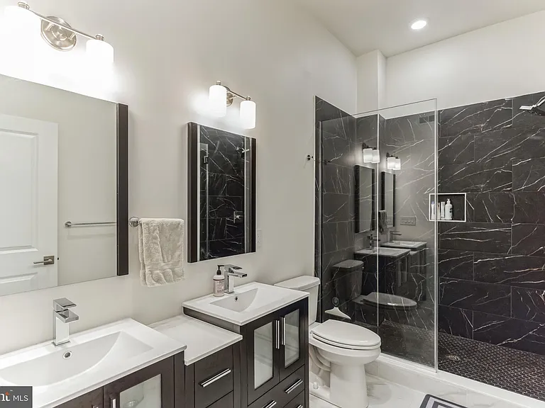 1115 N American St #B6 — Photo 7