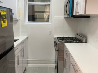 119 Ludlow St #3R, New York, NY 10002