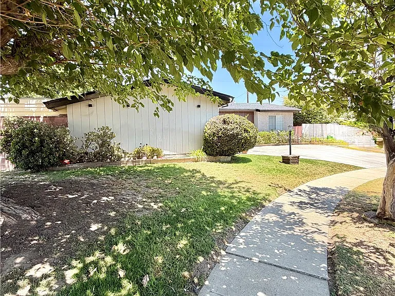 20457 Eccles St — Photo 6