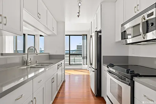 300 3rd St #1012 Photo 1