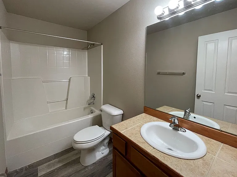 229 Dorn Ave #C101 — Photo 11