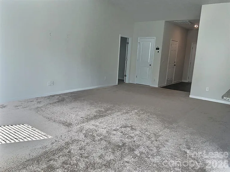 2112 Lanza Dr — Photo 8