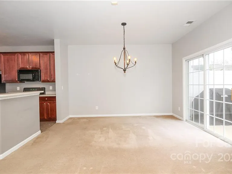 2332 Calabassas Ln — Photo 5