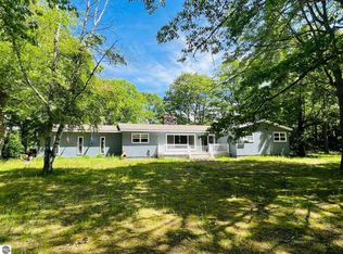 6561 E 34 1/2 Rd, Cadillac, MI 49601