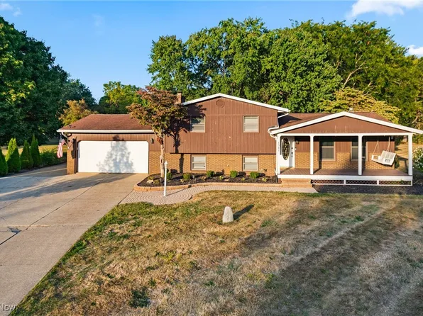 1581 Poppy Dr NW, Mogadore, OH 44260