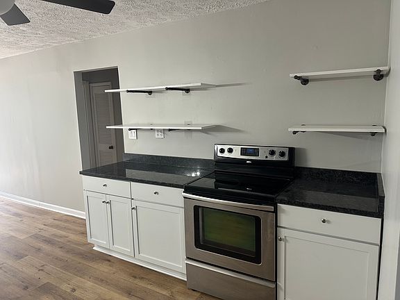 4th image of 1029 Eigelbach Ave