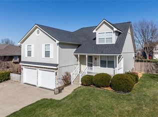 2522 NE Springbrook St, Blue Springs, MO 64014