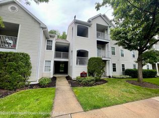 124 Walden Cir, Robbinsville, NJ 08691