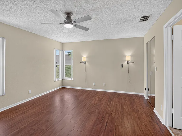 8108 Summer Shores Dr — Photo 17