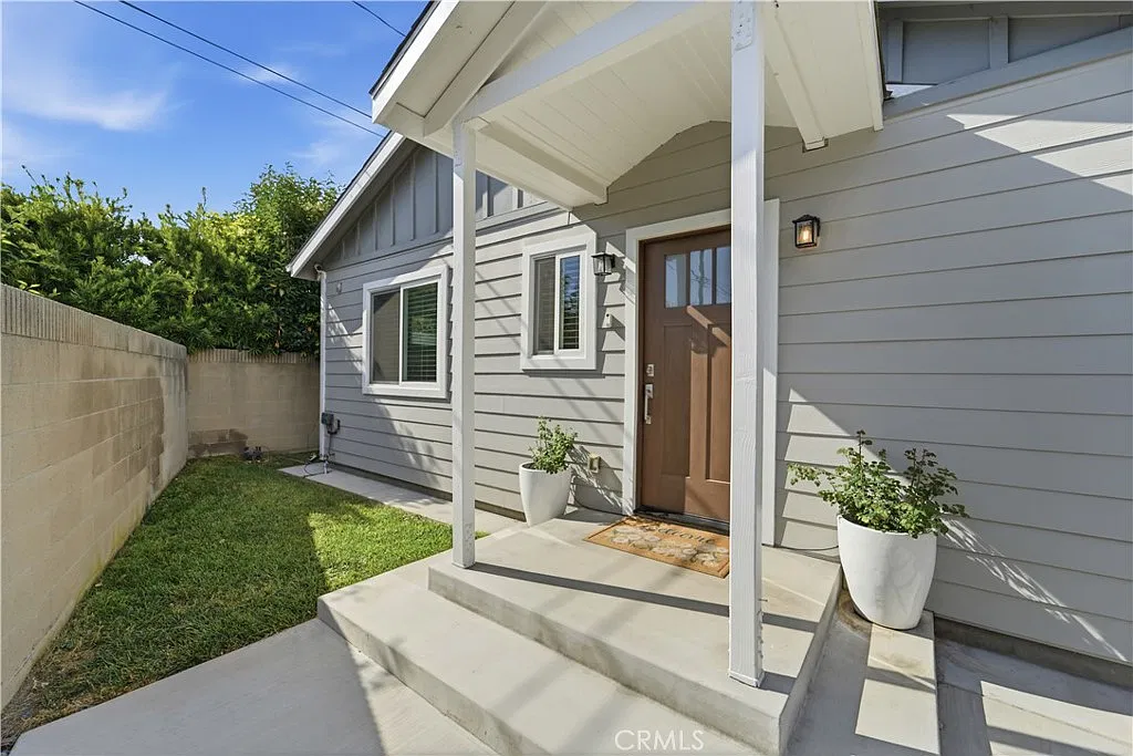 2 bed, 800 sqft, $3,500 — Photo 2