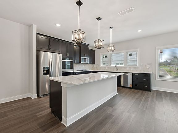 The Leighton floorplan with the Timeless Contrast Black interior package.