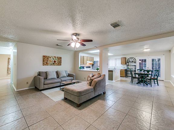 5th image of 8070 Chestnut Ash Dr