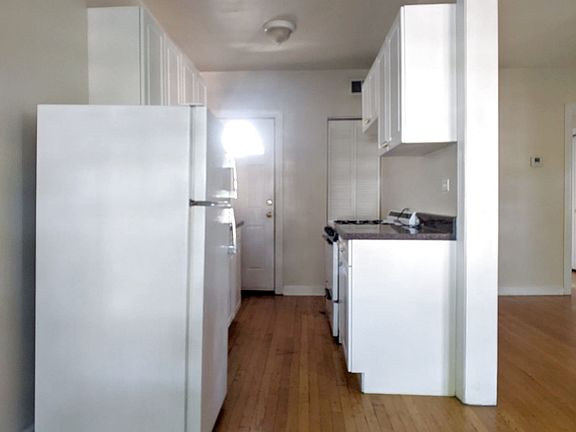 5th image of 1101 W Wellington Ave #2-2952